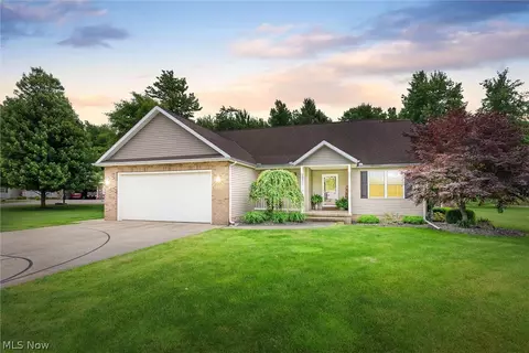 3006 Amity Ln, Conneaut, OH 44030
