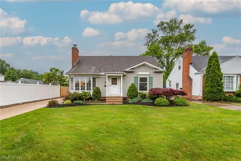 16480 Barriemore Ave, Middleburg Heights, OH 44130