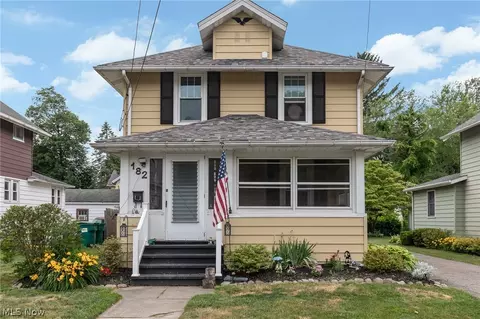 182 Chestnut St, Geneva, OH 44041