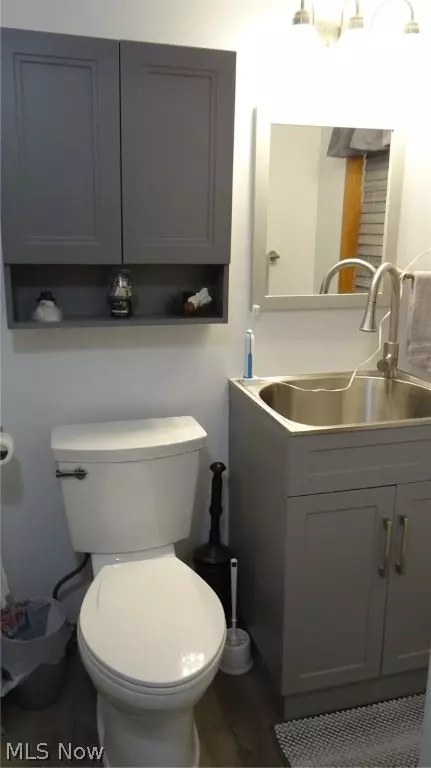 Bath - 910 Elizabeth St, Minerva, OH 44657 photo 1 of 1