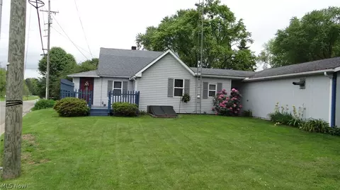 Exterior - 910 Elizabeth St, Minerva, OH 44657 photo 3 of 7