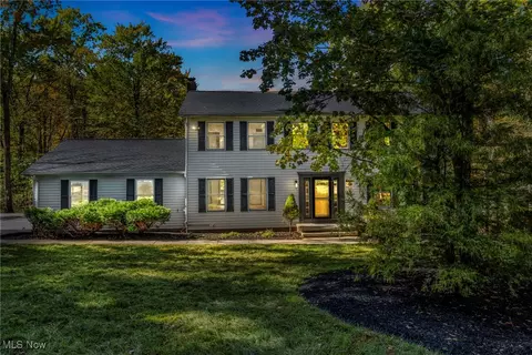 11730 Legend Creek Dr, Chesterland, OH 44026
