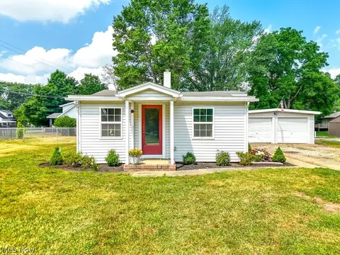 2284 Markey St, Akron, OH 44319