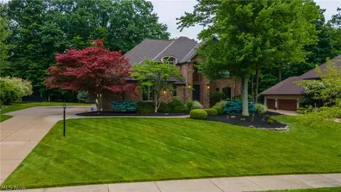 1265 Homestead Creek Dr, Broadview Heights, OH 44147