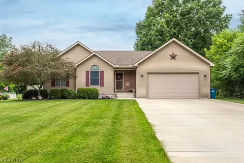 3708 Oakwood Ave, Liberty, OH 44505