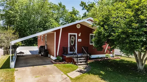 2808 13th Ave, Vienna, WV 26105