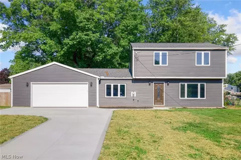 1519 Whitehall Dr, Mogadore, OH 44260