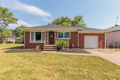 10906 Snow Rd, Cleveland, OH 44130
