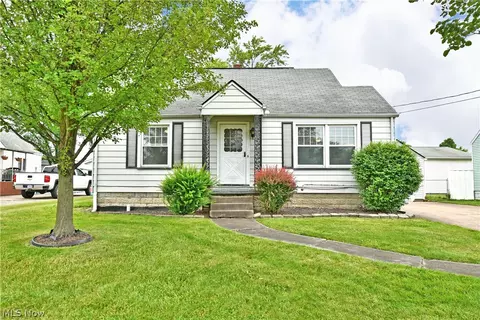 130 State Rd NW, Warren, OH 44483