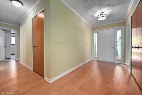 Entry Way - 7093 Brandywine Dr, Mentor, OH 44060 photo 1 of 2