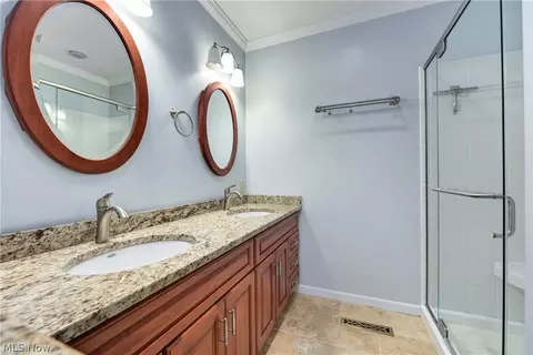 Bath - 7093 Brandywine Dr, Mentor, OH 44060 photo 4 of 4