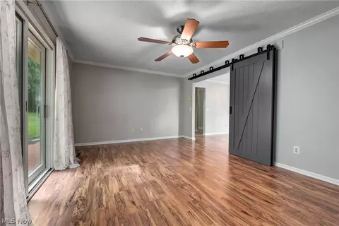 Living - 7093 Brandywine Dr, Mentor, OH 44060 photo 9 of 11
