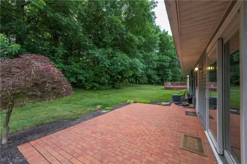 Exterior - 7093 Brandywine Dr, Mentor, OH 44060 photo 8 of 16
