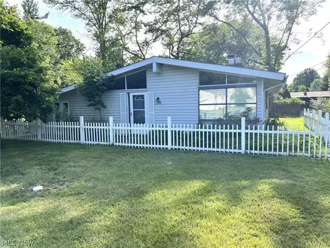 278 Richmond Rd, Cleveland, OH 44143