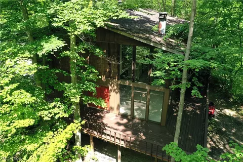 2471 Bethany Ln, Hinckley, OH 44233
