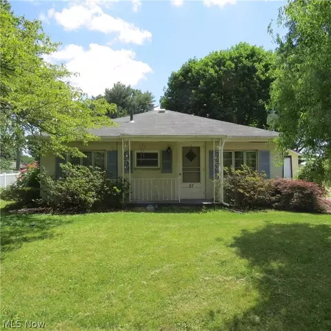 37 Hawthorne St NE, Navarre, OH 44662