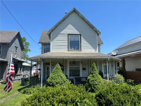 709 Trenton Ave, Uhrichsville, OH 44683