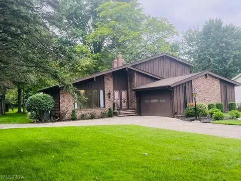 6468 Huntington Dr, Solon, OH 44139
