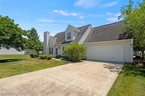 24830 Grove Pond Way, Olmsted Falls, OH 44138