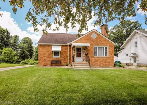 432 Myrtle St, Ravenna, OH 44266