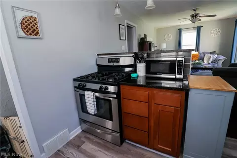 Kitchen - 443 E 330th St, Willowick, OH 44095 photo 2 of 2
