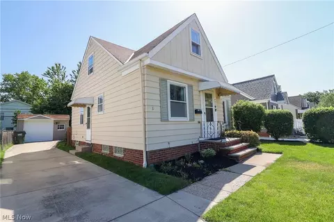 Exterior - 443 E 330th St, Willowick, OH 44095 photo 2 of 6