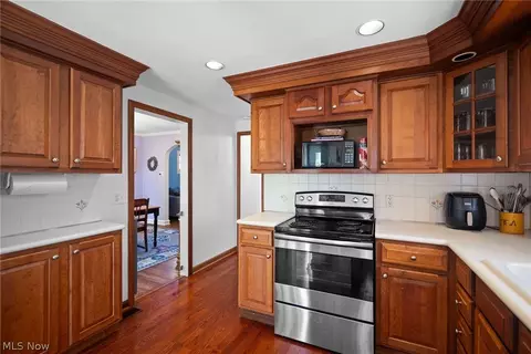 308 E 214 St, Euclid, OH 44123 photo 9