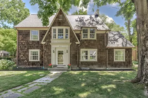2913 Torrington Rd, Shaker Heights, OH 44122