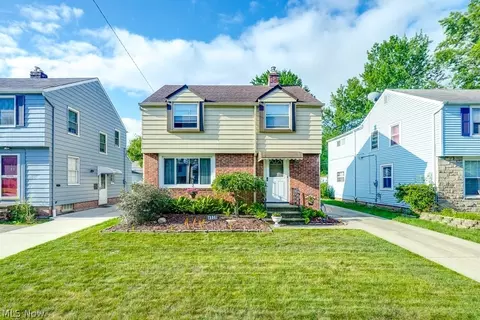 4528 Laurel Rd, Cleveland, OH 44121