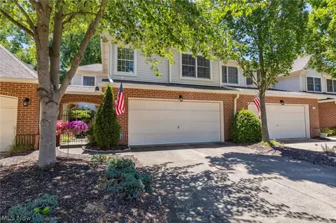 401 Bounty Way #181, Avon Lake, OH 44012