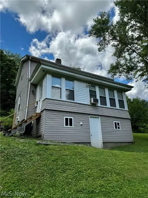 1539 Oak Grv, Wellsville, OH 43968