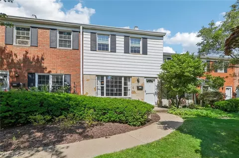 4332 W 196th St, Fairview Park, OH 44126