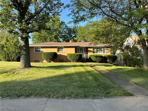 3127 Sunset Blvd, Steubenville, OH 43952