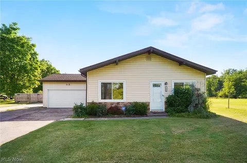 7324 Glenshire Rd, Oakwood Village, OH 44146