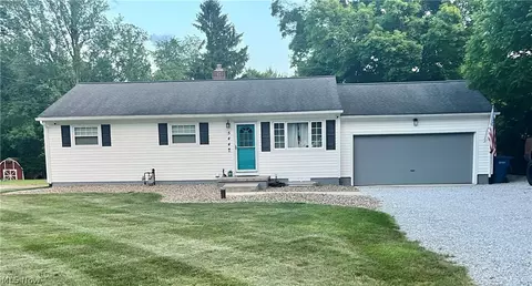 544 Ott Dr, New Franklin, OH 44216