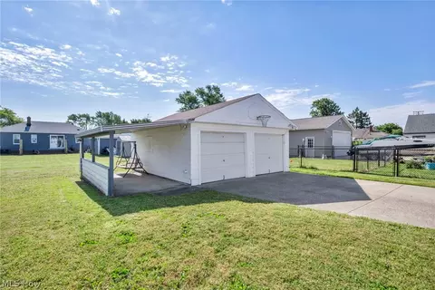 3911 E 365th St, Willoughby, OH 44094 photo 4