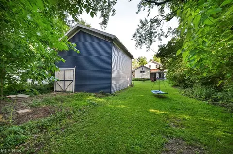 Exterior - 51 E Walnut St, Jefferson, OH 44047 photo 10 of 12