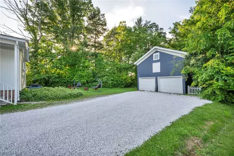 Exterior - 51 E Walnut St, Jefferson, OH 44047 photo 4 of 12