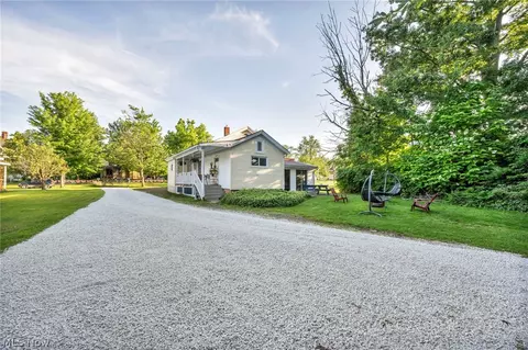 Exterior - 51 E Walnut St, Jefferson, OH 44047 photo 8 of 12