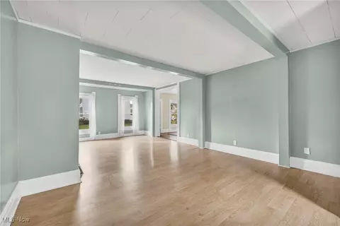 Living - 51 E Walnut St, Jefferson, OH 44047 photo 3 of 5