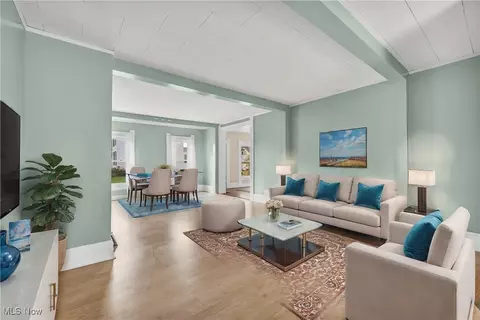 Living - 51 E Walnut St, Jefferson, OH 44047 photo 2 of 5