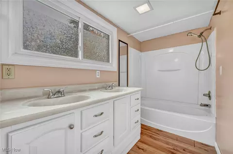 Bath - 51 E Walnut St, Jefferson, OH 44047 photo 2 of 2