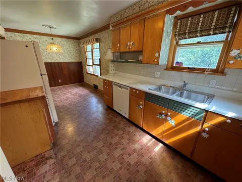 8859 Echo Dr, Mentor, OH 44060 photo 5