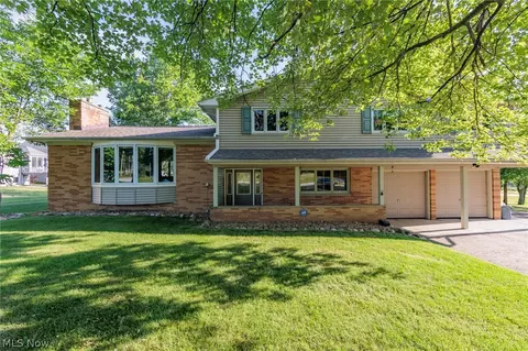 8545 Snowville Rd, Brecksville, OH 44141