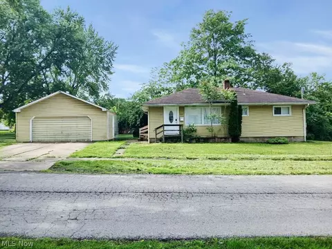 907 Ann Ave, Niles, OH 44446