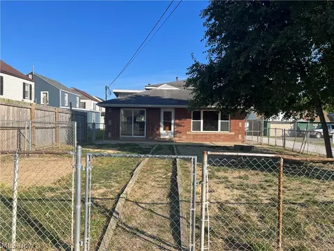 905 Elder St, Parkersburg, WV 26101