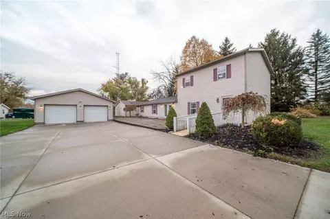 3088 17th St SW, Massillon, OH 44647