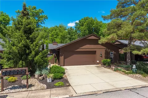 18266 Glencreek Ln, Strongsville, OH 44136