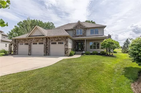 4177 Restivo Cir, Avon, OH 44011