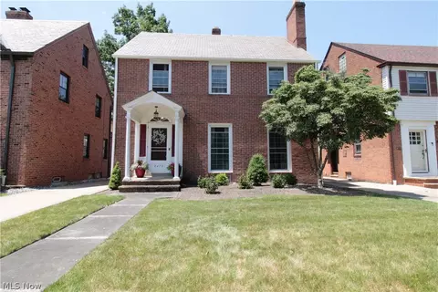 2472 Saybrook Rd, University Heights, OH 44118